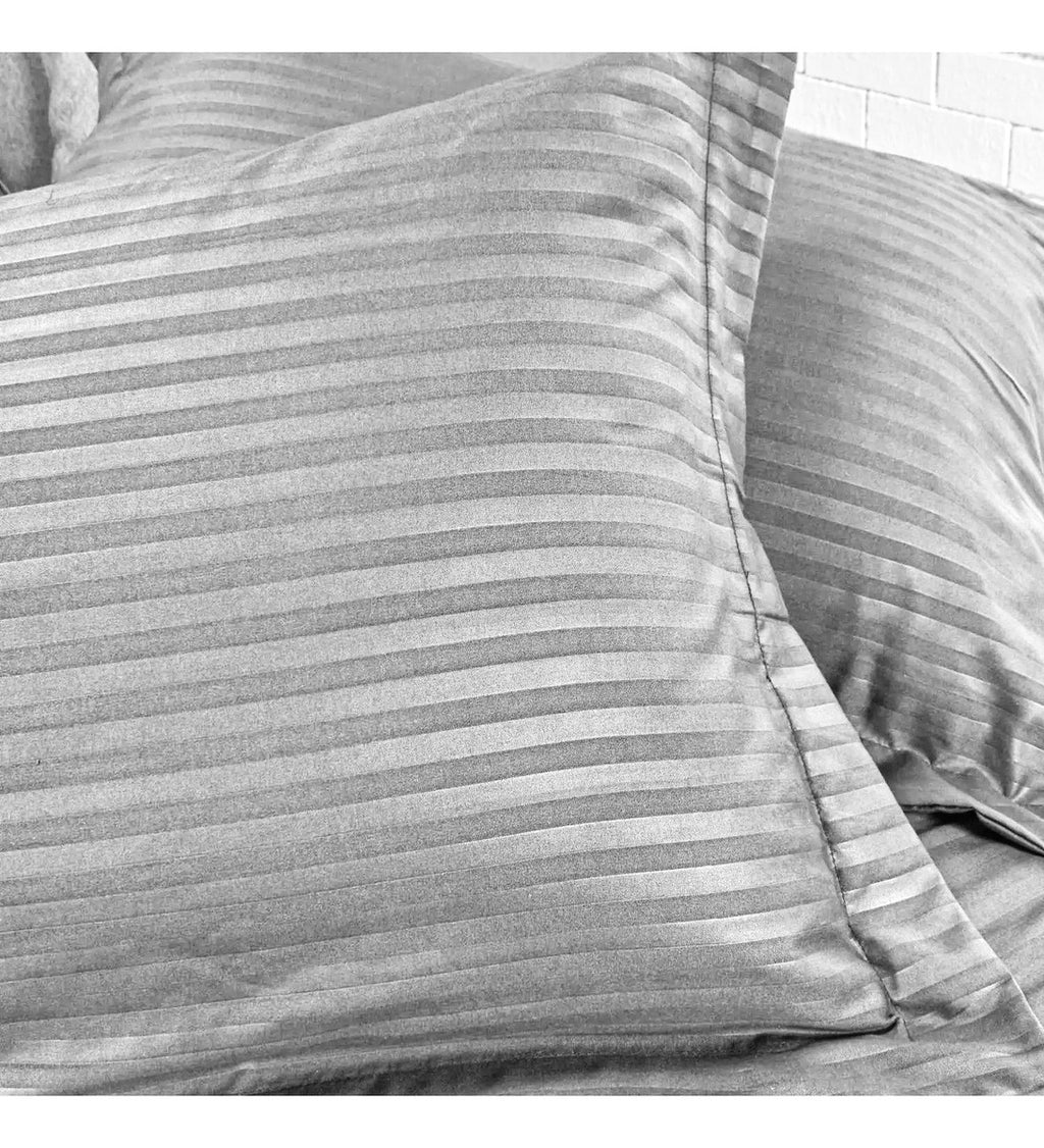 Edredon Cubrelecho Premium Cama Doble Fundas Almohadas Innovo Gris Claro